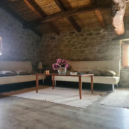 Vila Casa Di Pietra Usellus Exteriér fotografie