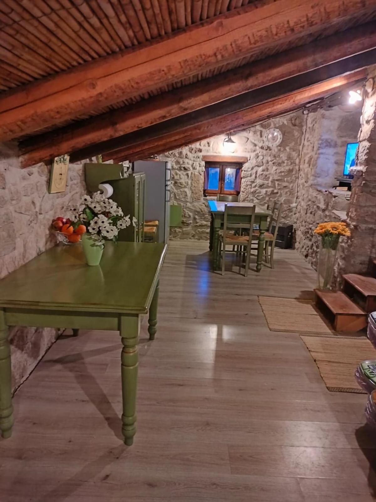 Vila Casa Di Pietra Usellus Exteriér fotografie