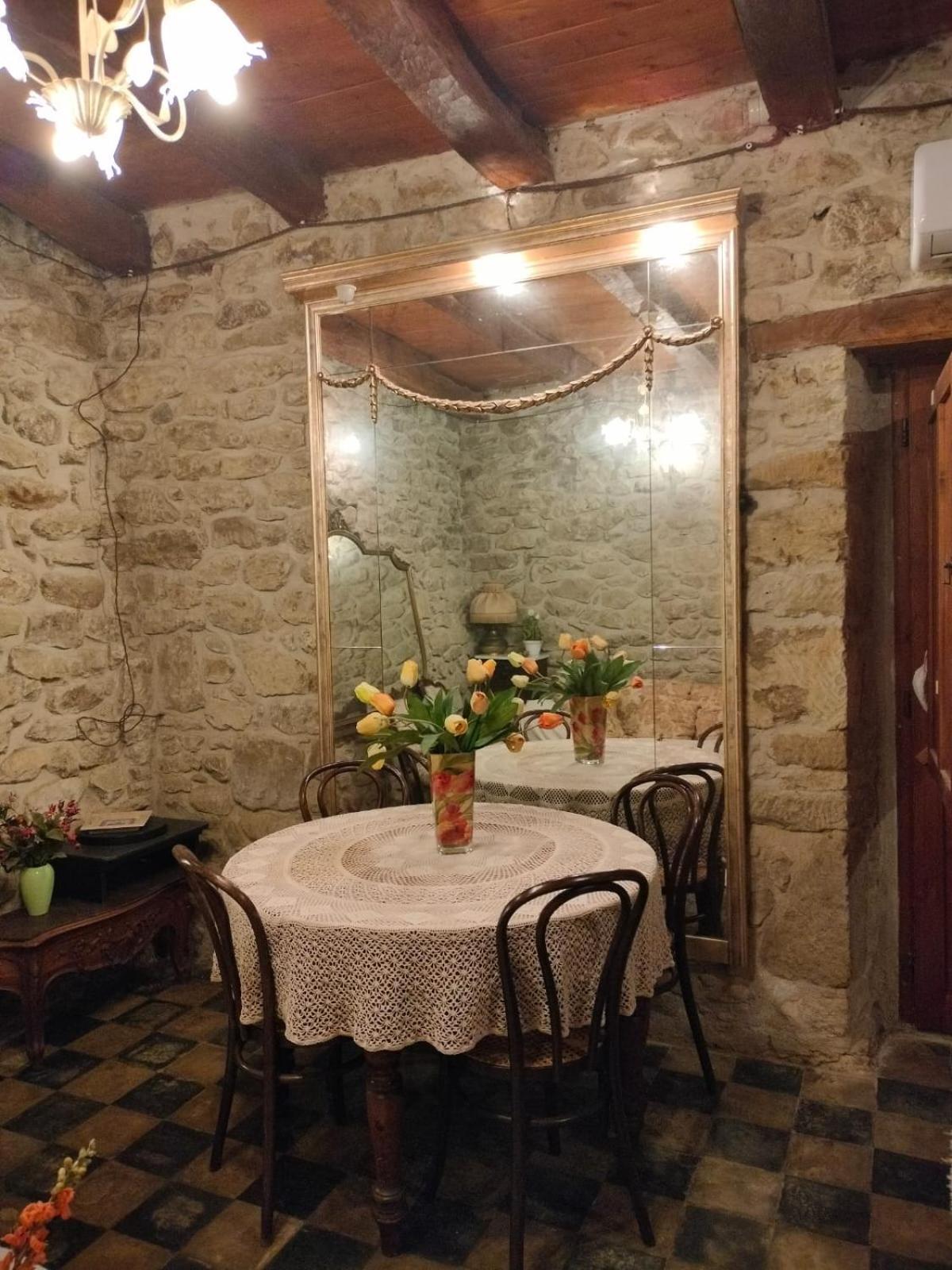 Vila Casa Di Pietra Usellus Exteriér fotografie