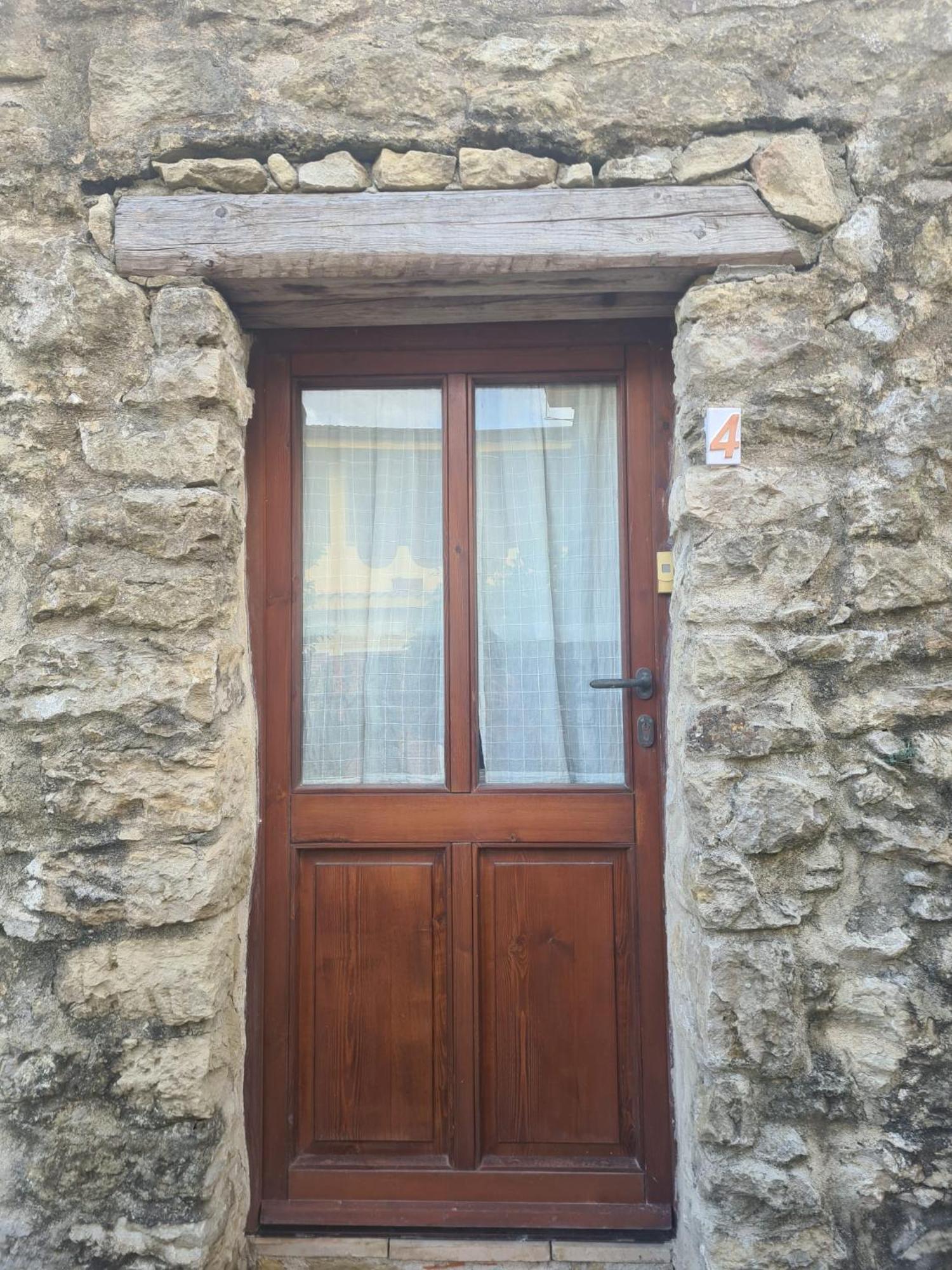 Vila Casa Di Pietra Usellus Exteriér fotografie