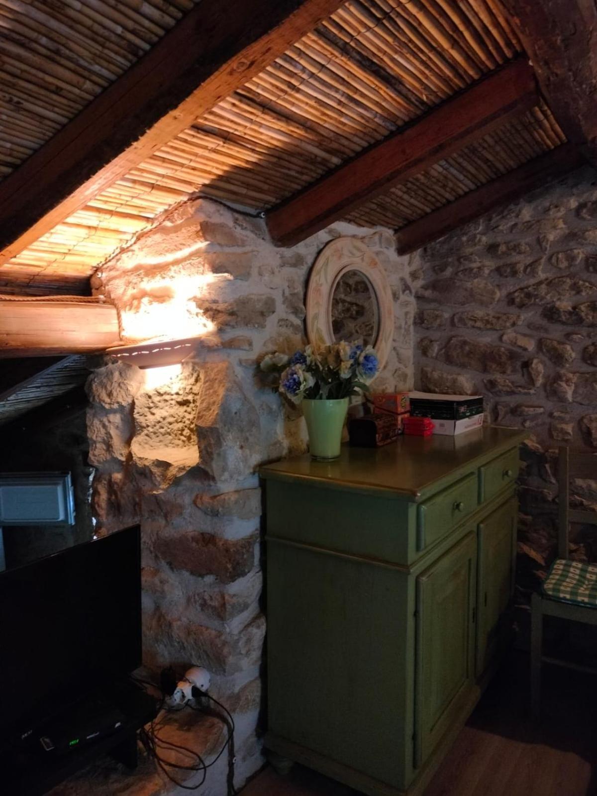 Vila Casa Di Pietra Usellus Exteriér fotografie