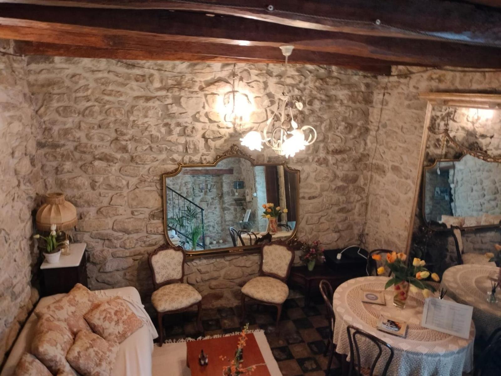 Vila Casa Di Pietra Usellus Exteriér fotografie