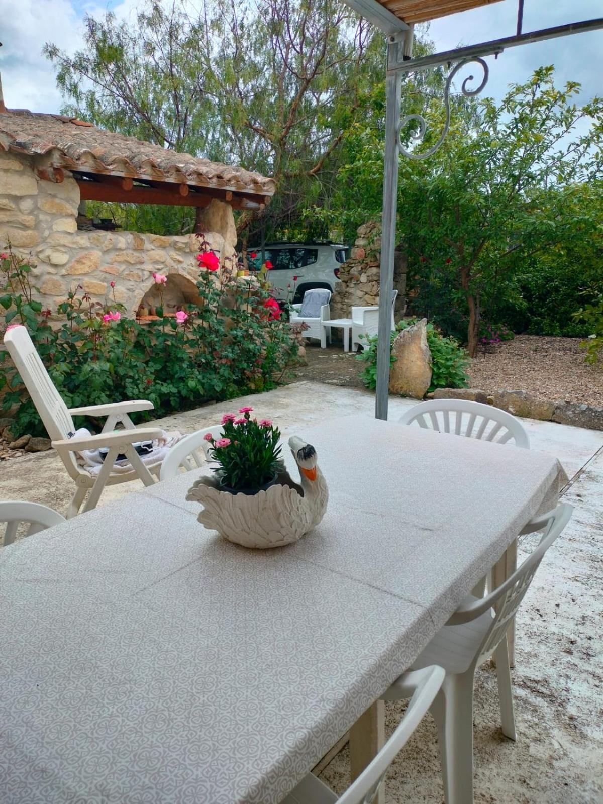Vila Casa Di Pietra Usellus Exteriér fotografie